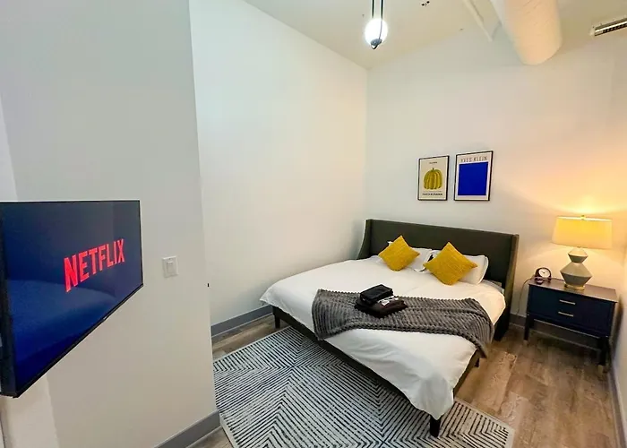 Luxury 6br With Pool Table Sleeps 12 Perfect For Group Near Mccormick Place, Grant Park And Soldier Field * Chicago