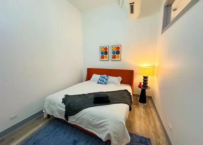 Apartment Luxury 6br With Pool Table Sleeps 12 Perfect For Group Near Mccormick Place, Grant Park And Soldier Field *