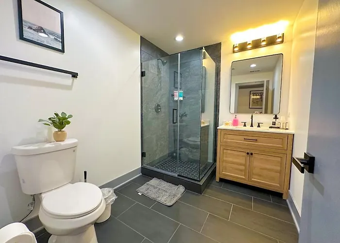 Luxury 6br With Pool Table Sleeps 12 Perfect For Group Near Mccormick Place, Grant Park And Soldier Field