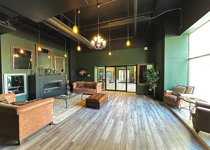Luxury 6br With Pool Table Sleeps 12 Perfect For Group Near Mccormick Place, Grant Park And Soldier Field Chicago