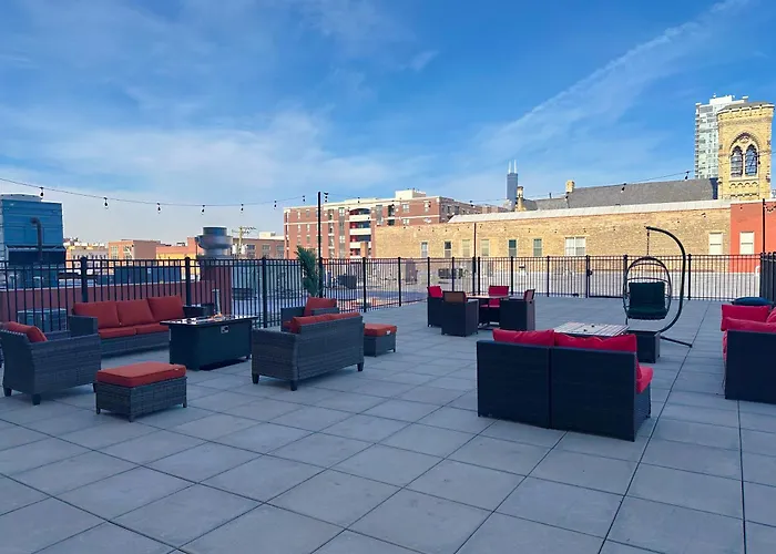 Luxury 6br With Pool Table Sleeps 12 Perfect For Group Near Mccormick Place, Grant Park And Soldier Field * Chicago